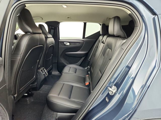 New 2026 Volvo XC40 B5 Core w/ Climate Package image 23