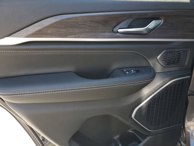 New 2026 Jeep Grand Cherokee Limited AWD/4WD image 15