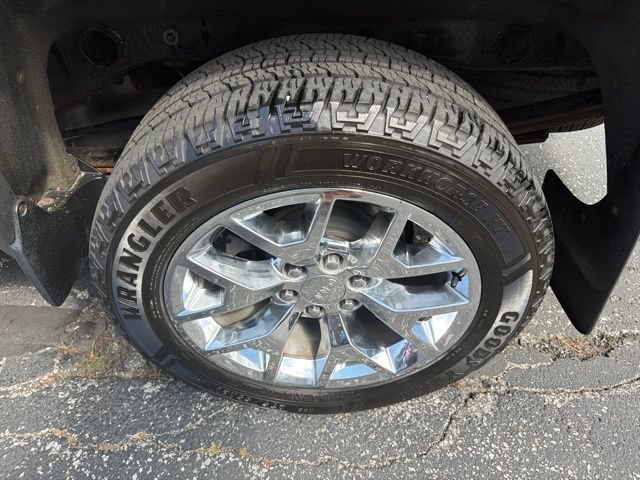 Used 2015 GMC Sierra 1500 SLT w/ SLT Preferred Package AWD/4WD image 9