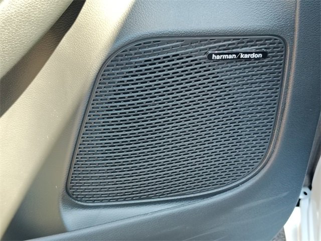 New 2026 Chrysler Pacifica Limited w/ Uconnect Theater Family Group image 15