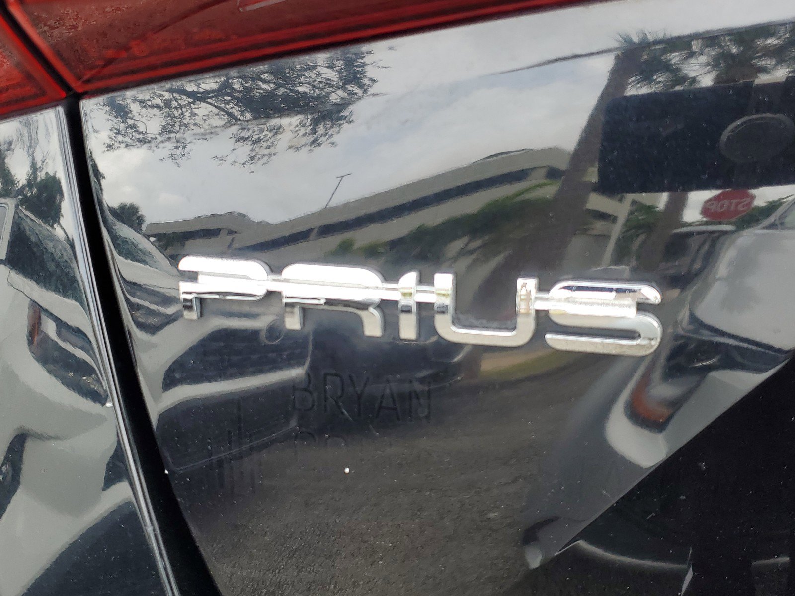 Used 2020 Toyota Prius LE image 29