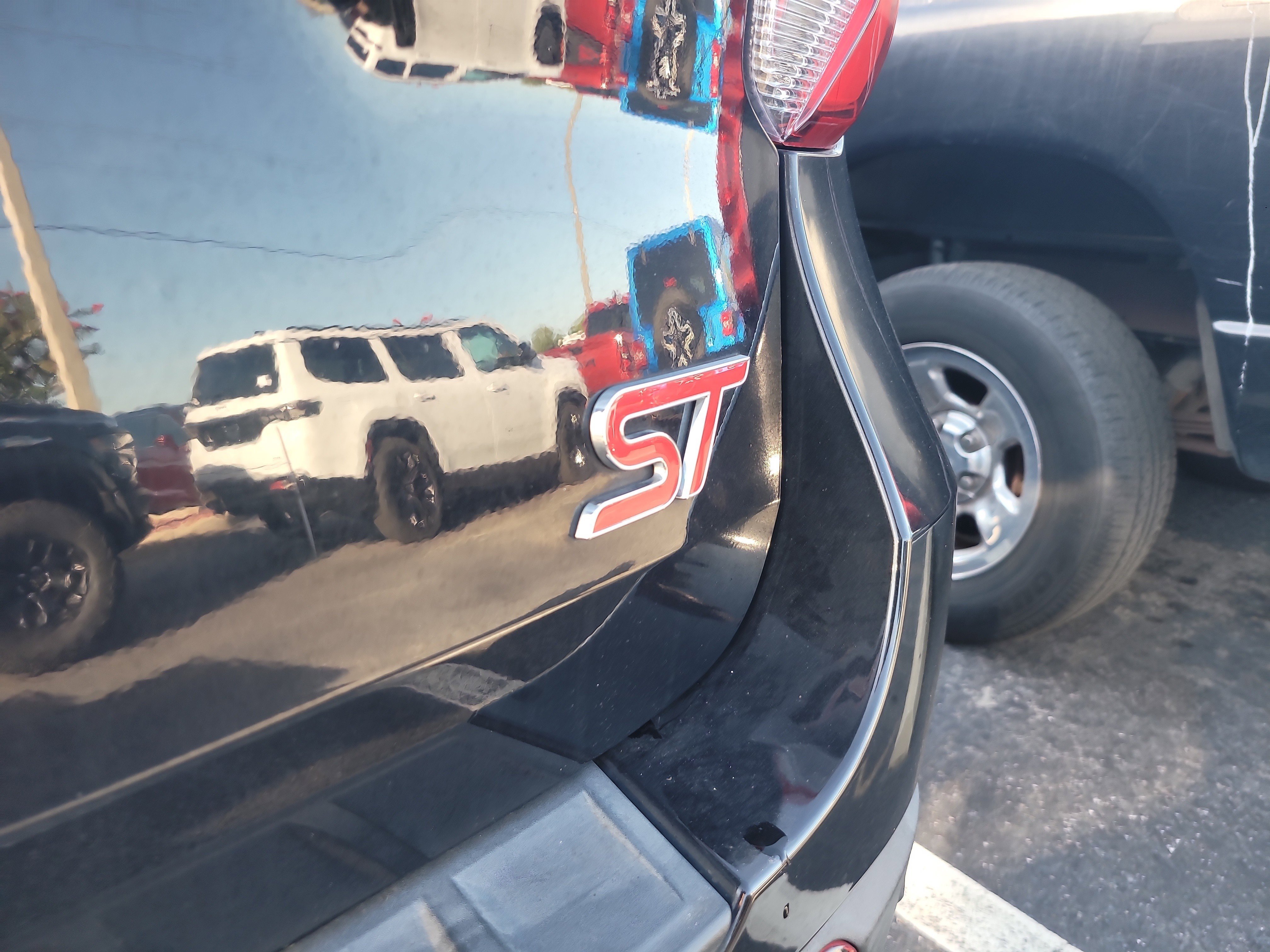 Used 2020 Ford Explorer ST w/ ST Street Pack AWD/4WD image 7