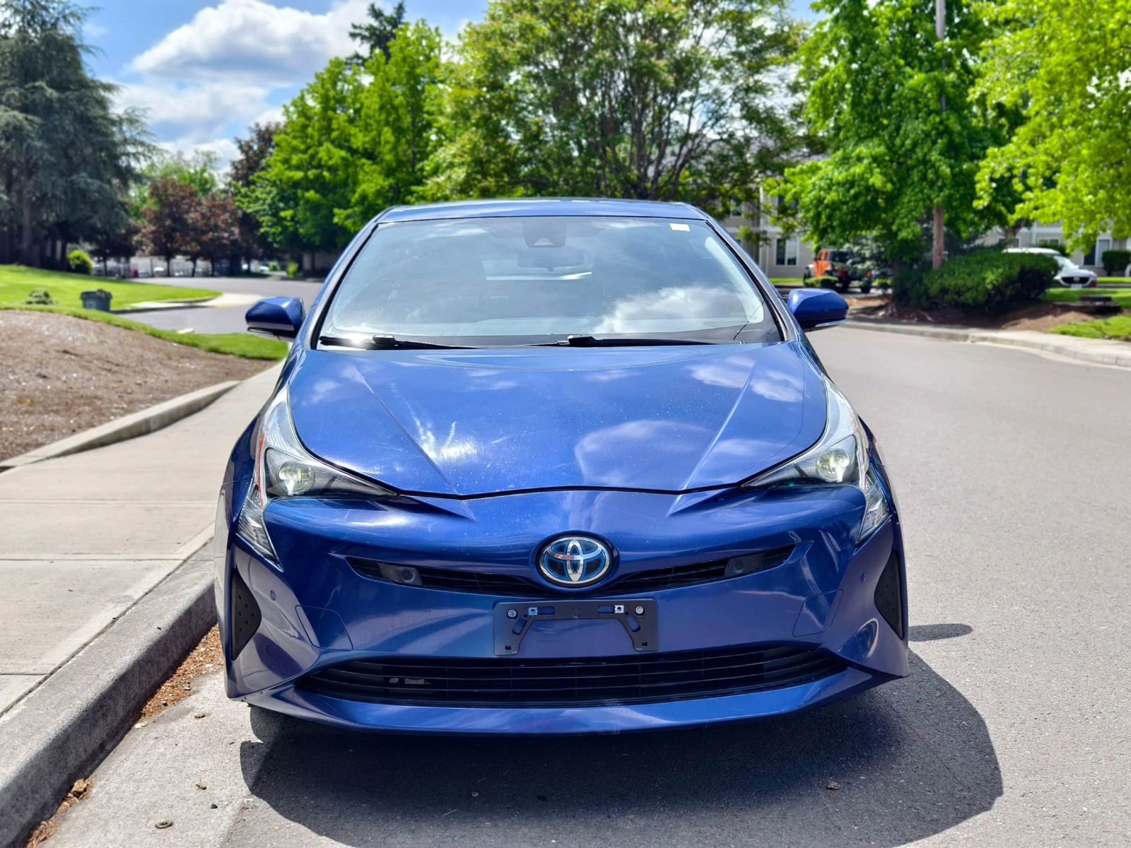 Used 2018 Toyota Prius One image 1
