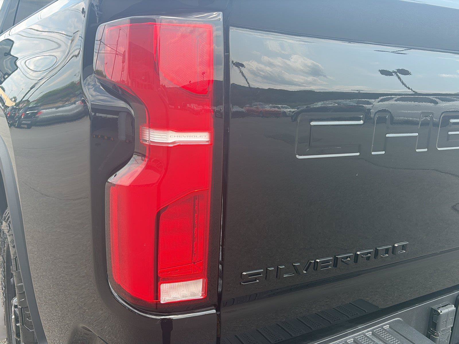 Used 2024 Chevrolet Silverado 2500 LT w/ Midnight Edition AWD/4WD image 49