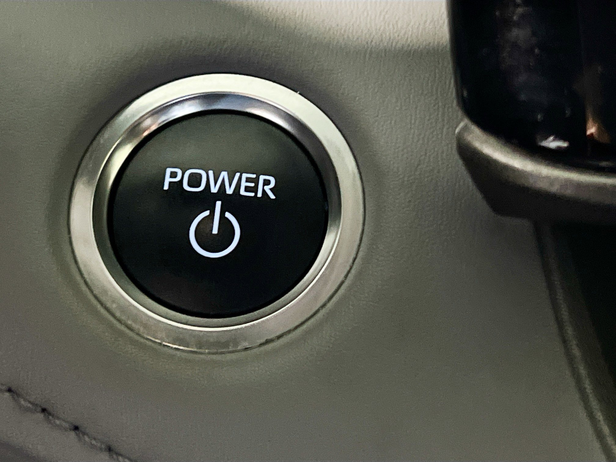 Used 2024 Toyota Highlander XLE image 24