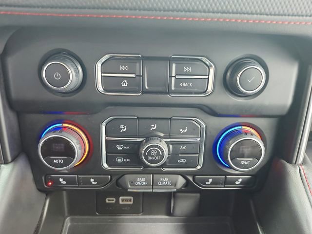 Used 2024 Chevrolet Suburban RST w/ Luxury Package AWD/4WD image 36