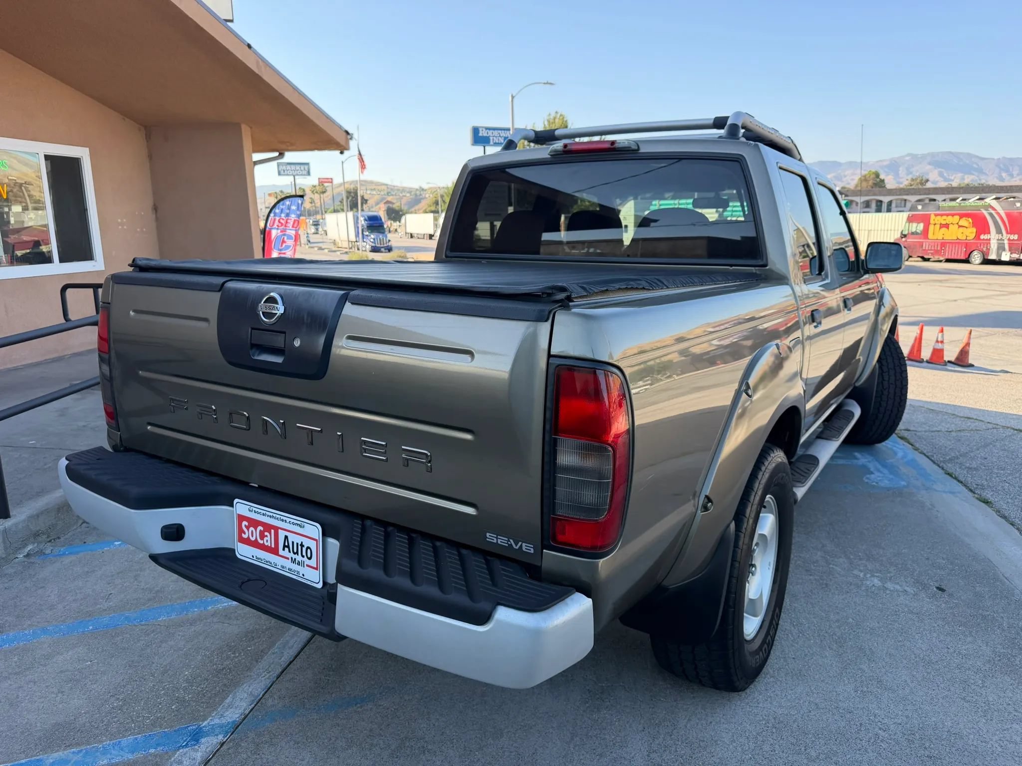 Used 2002 Nissan Frontier SE AWD/4WD image 3