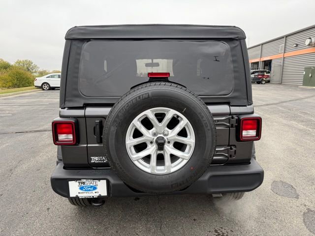 Used 2023 Jeep Wrangler Sport S image 5