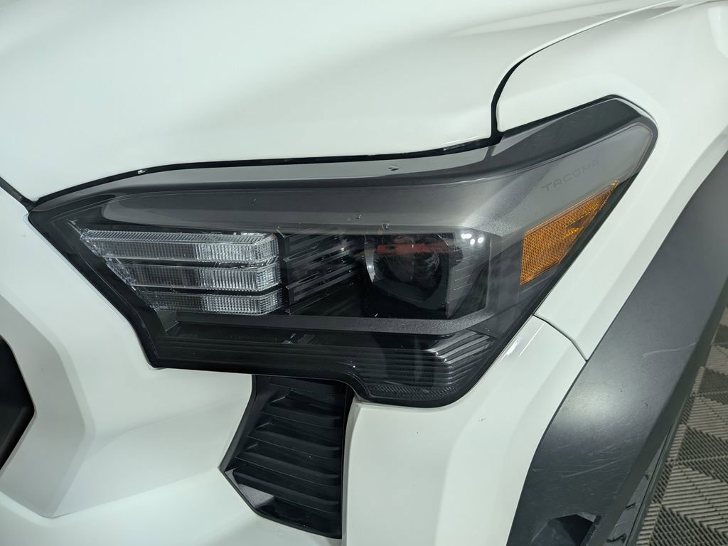 Used 2024 Toyota Tacoma TRD Off-Road image 13