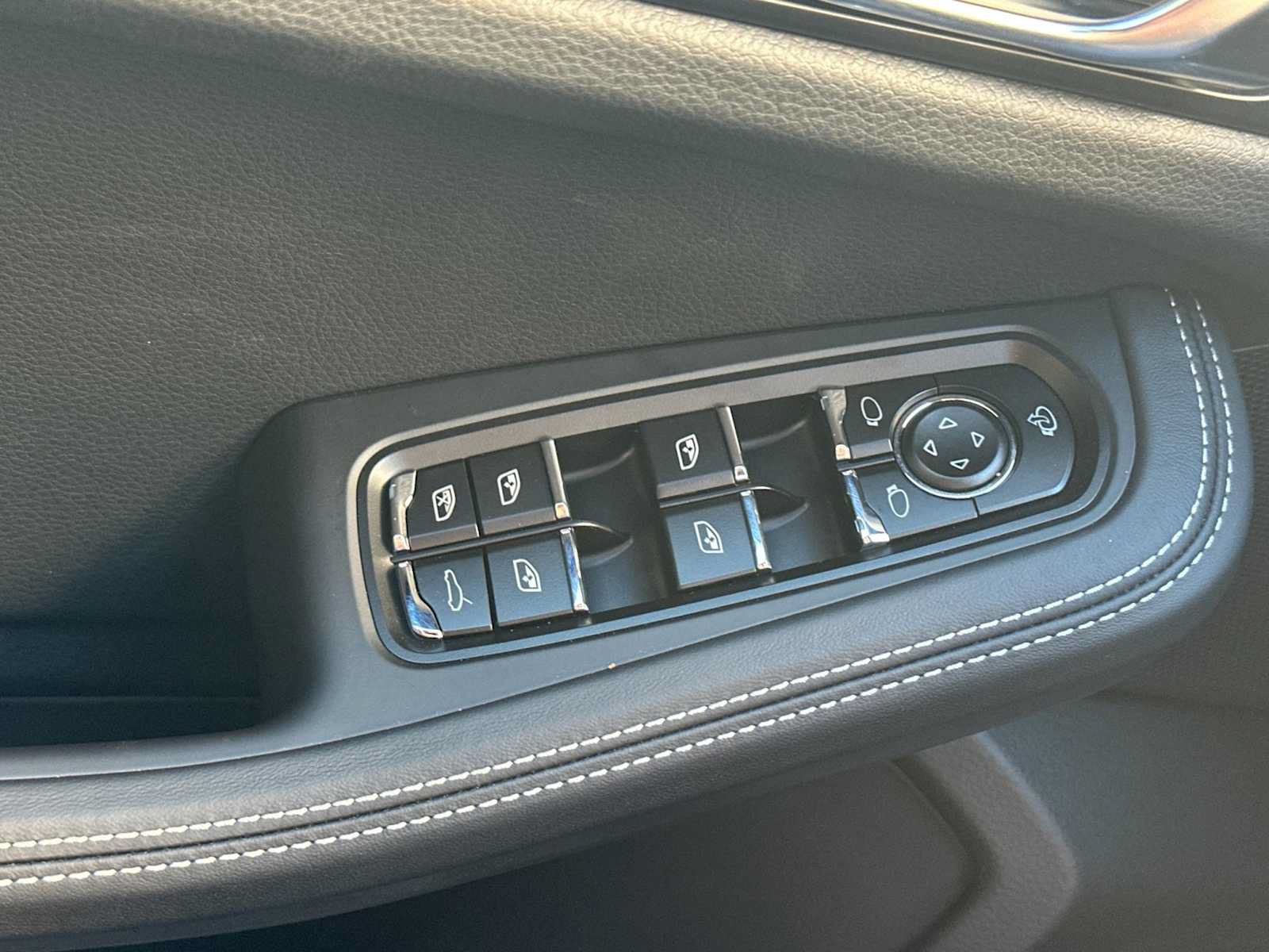 New 2026 Porsche Macan S AWD/4WD image 13