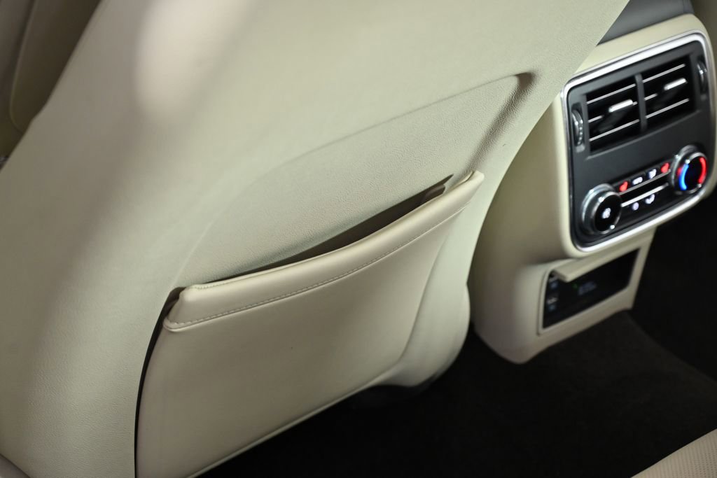 Used 2017 Lincoln Continental Reserve w/ Technology Package FWD image 31