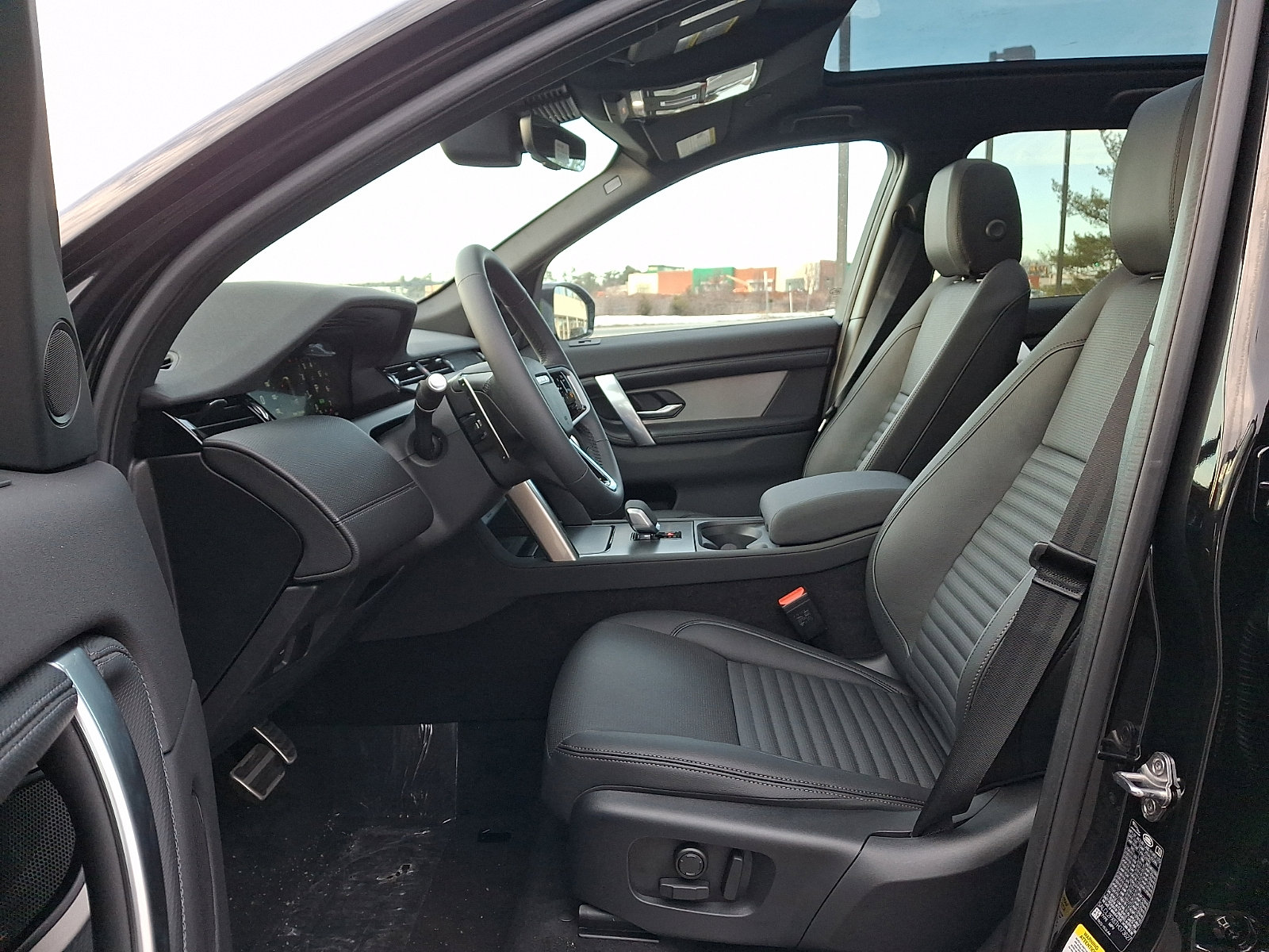 New 2026 Land Rover Discovery Sport Landmark image 11