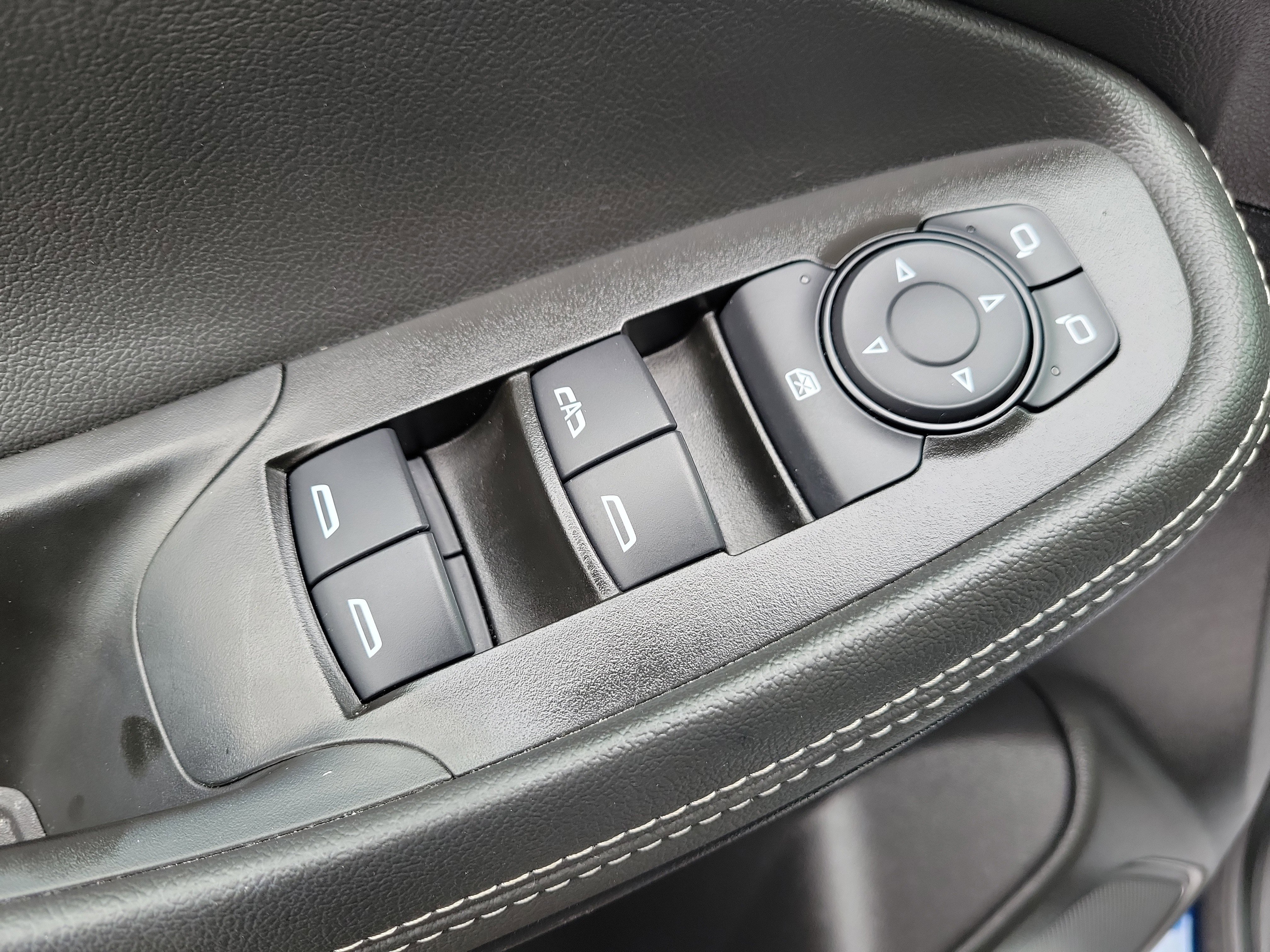 Used 2023 Buick Encore GX Select image 18