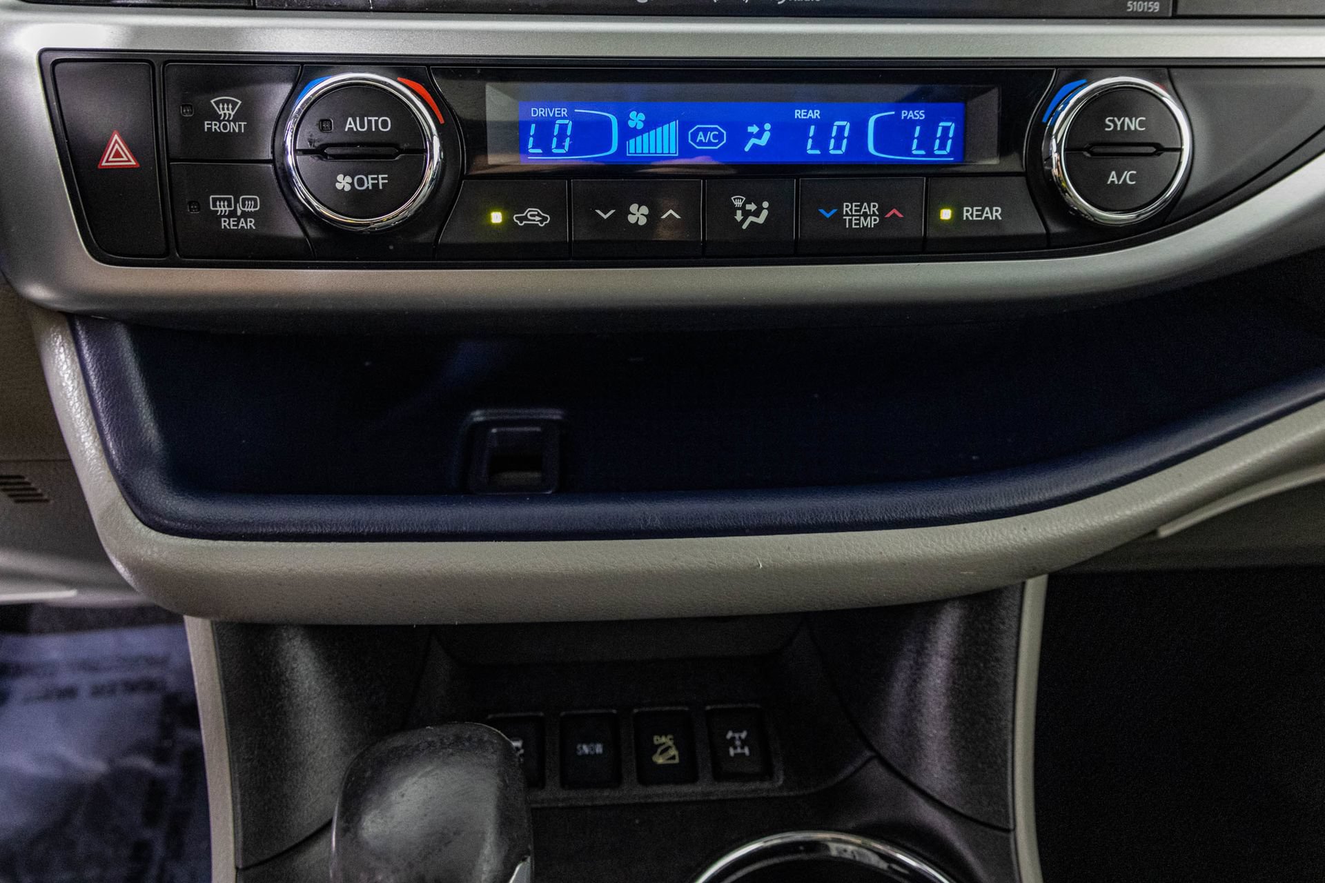 Used 2016 Toyota Highlander XLE AWD/4WD image 27