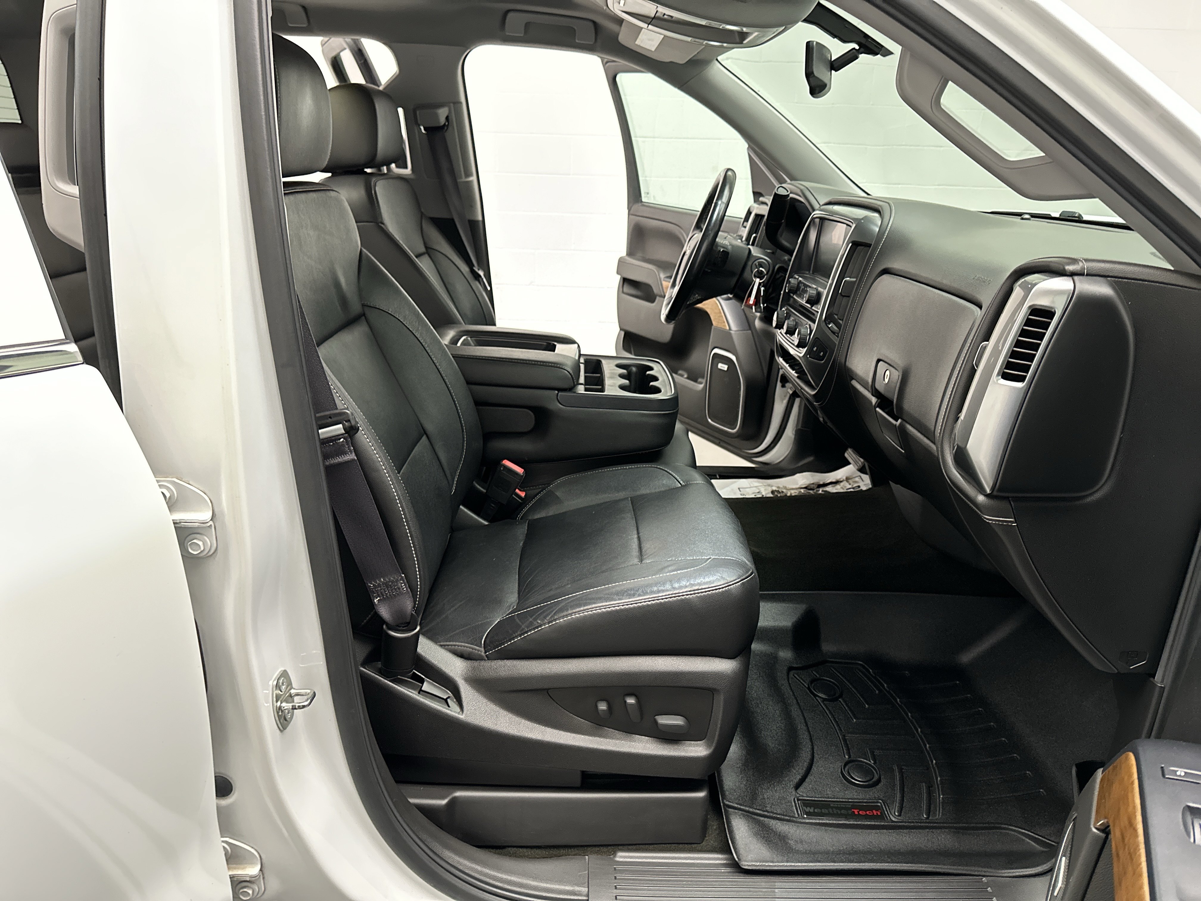 Used 2016 Chevrolet Silverado 1500 LTZ w/ Sport Package AWD/4WD image 24