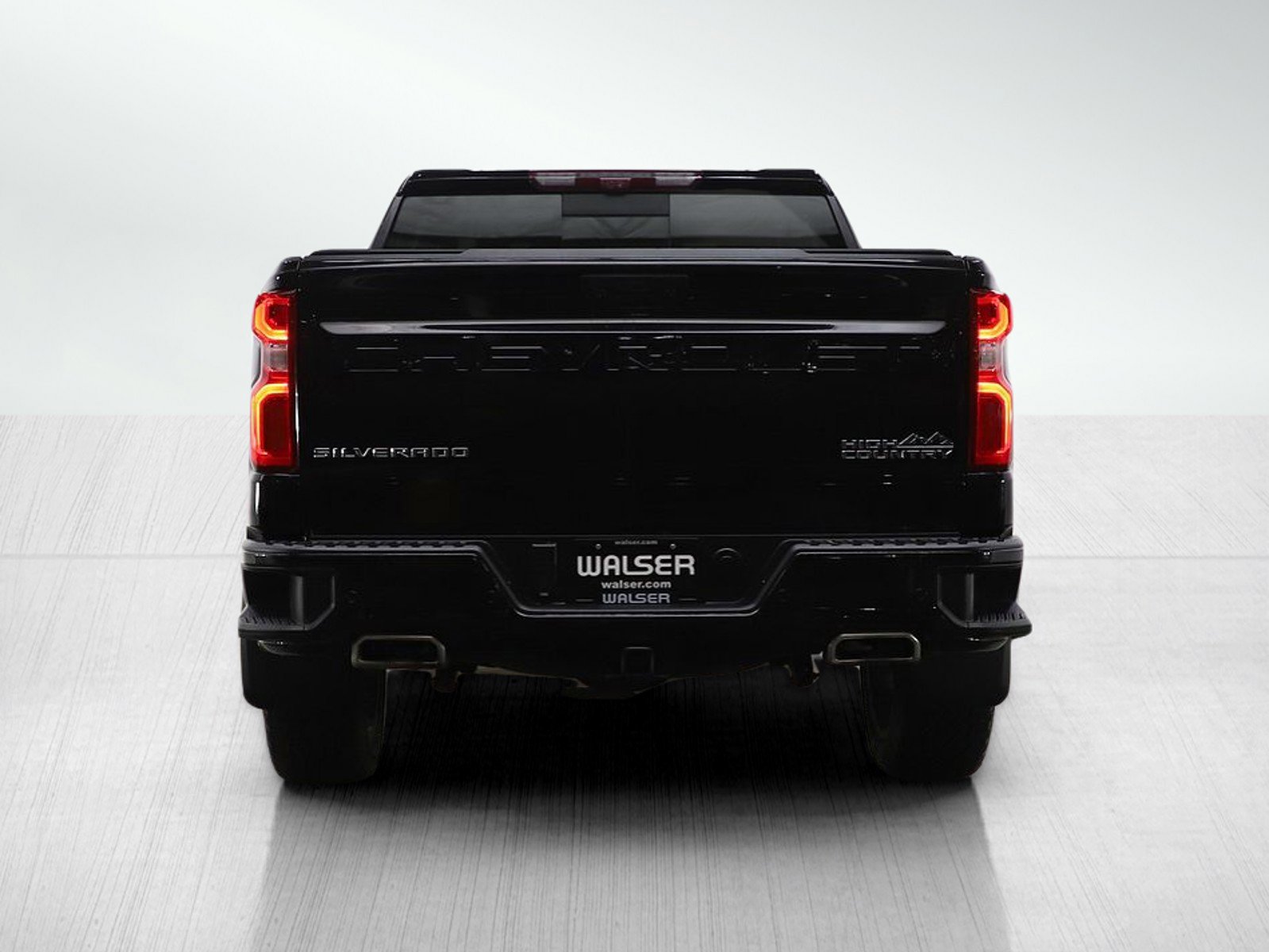 Used 2022 Chevrolet Silverado 1500 High Country w/ High Country Premium Package image 4