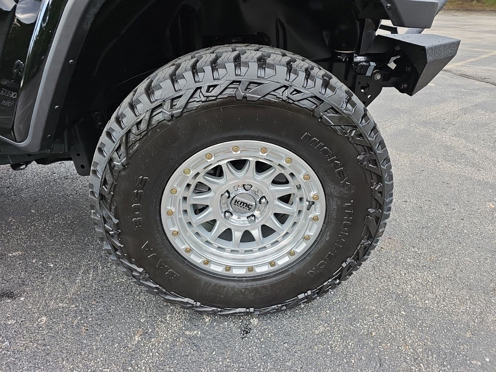 Used 2025 Jeep Wrangler Unlimited Sahara AWD/4WD image 9