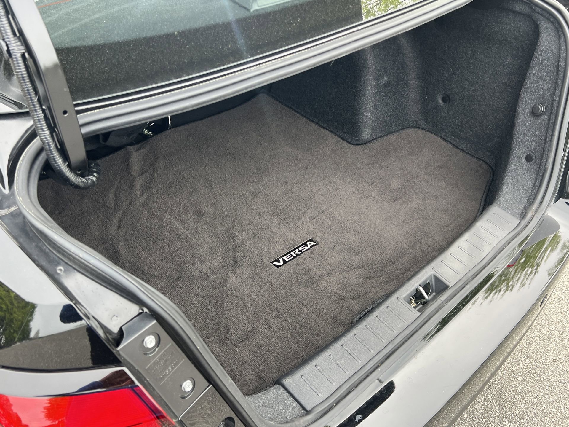 Certified 2025 Nissan Versa SV w/ Trunk Package image 19