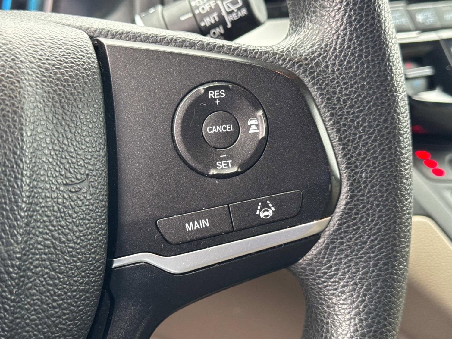 Used 2018 Honda Odyssey EX image 30