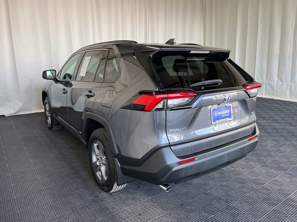 Used 2022 Toyota RAV4 LE AWD/4WD image 29