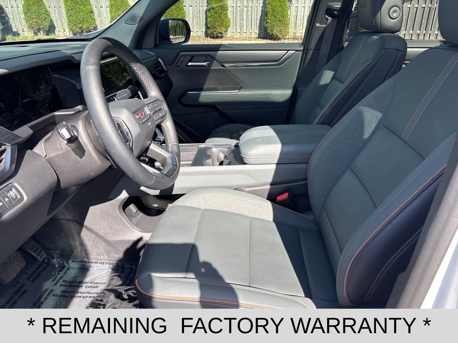 Used 2024 GMC Acadia AT4 w/ Luxury Package AWD/4WD image 9