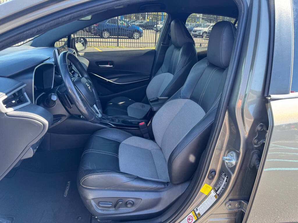 Used 2019 Toyota Corolla XSE image 3