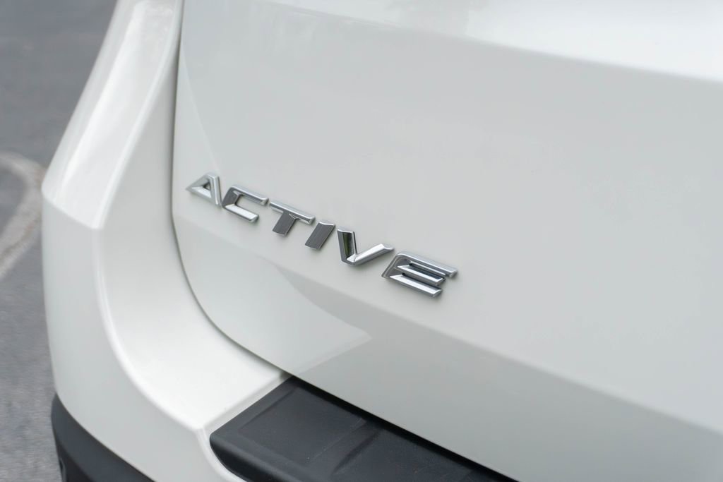 Used 2025 Ford Explorer Active w/ Active Comfort Package RWD image 12