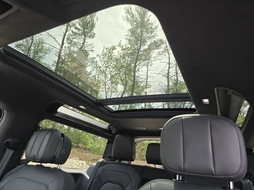 New 2026 Land Rover Defender 90 V8 AWD/4WD image 3