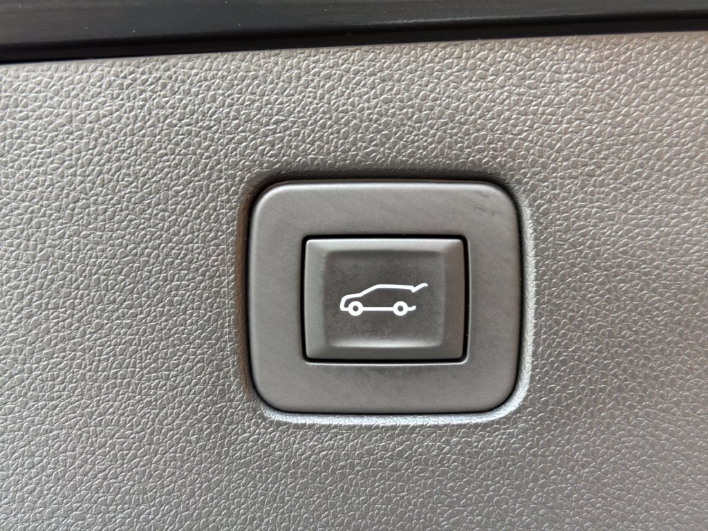 Used 2025 Buick Envista Avenir FWD image 35