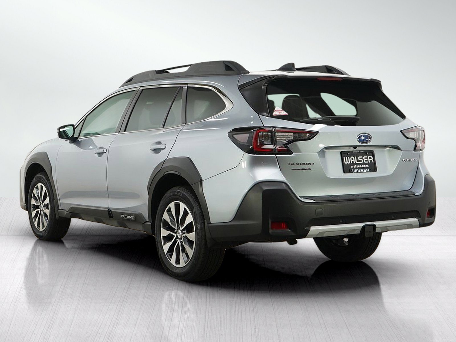Used 2023 Subaru Outback Limited AWD/4WD image 3