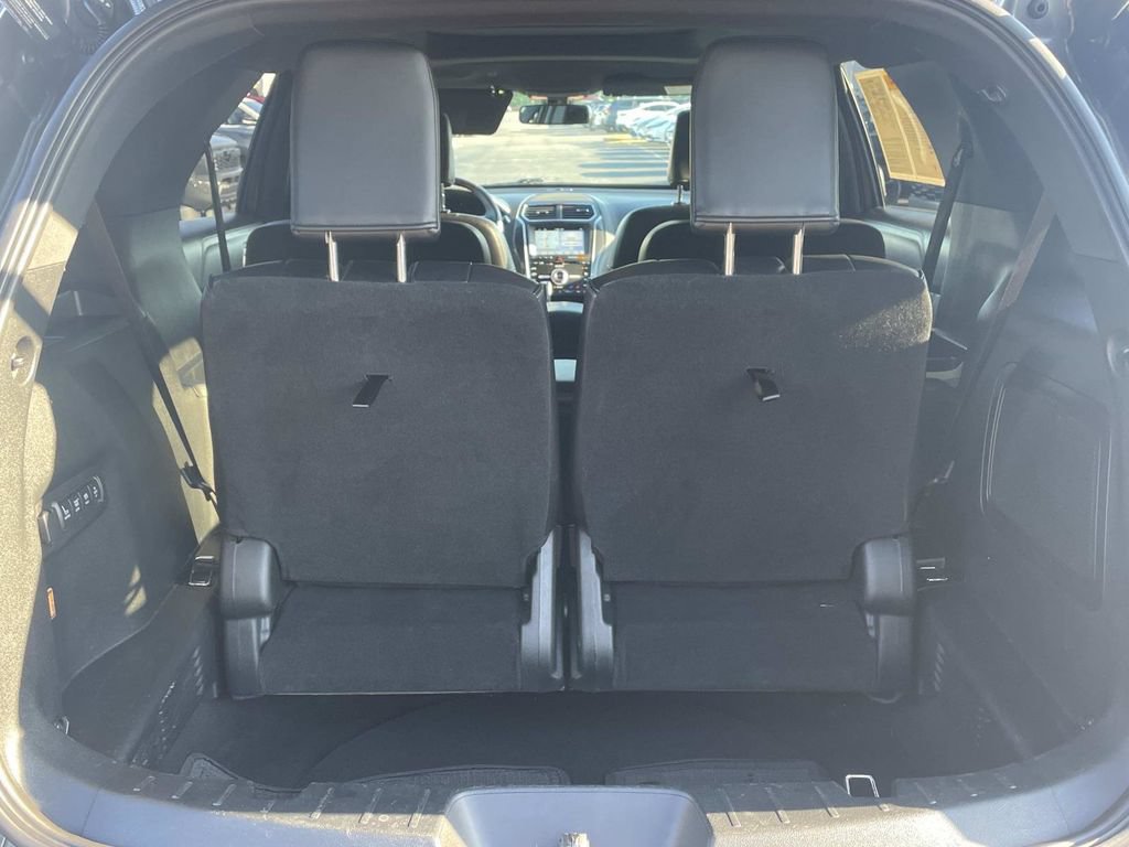 Used 2018 Ford Explorer Platinum AWD/4WD image 11