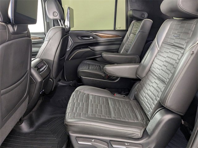 Used 2023 Cadillac Escalade ESV Sport Platinum w/ LPO, ONYX Package image 32