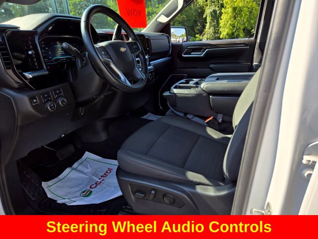 Used 2025 Chevrolet Silverado 1500 LT AWD/4WD image 11