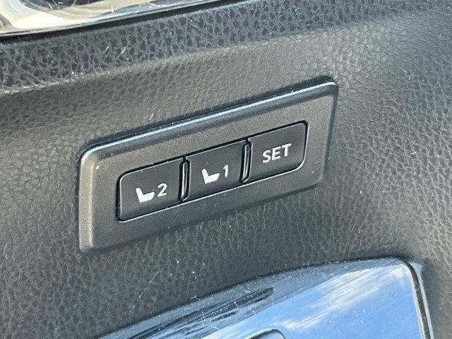 Used 2018 Toyota RAV4 Limited image 30