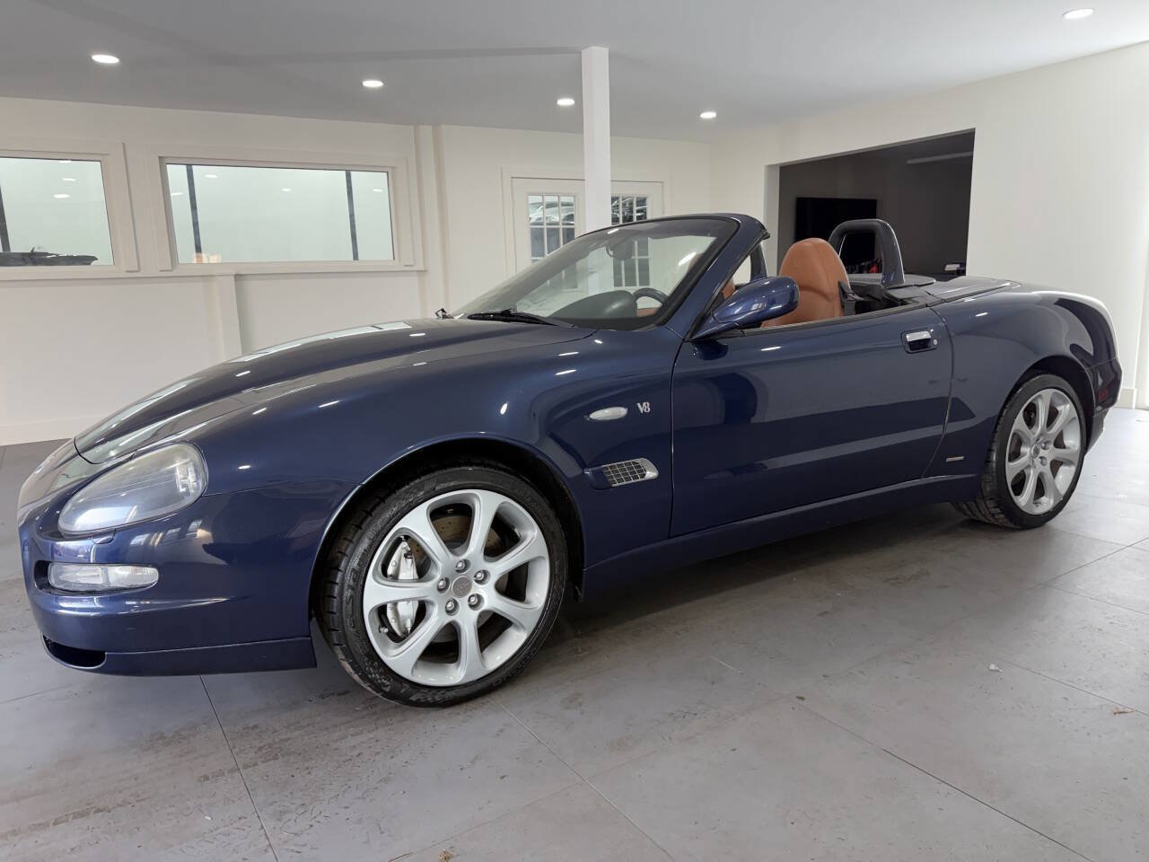 Used 2005 Maserati Spyder GT RWD image 2