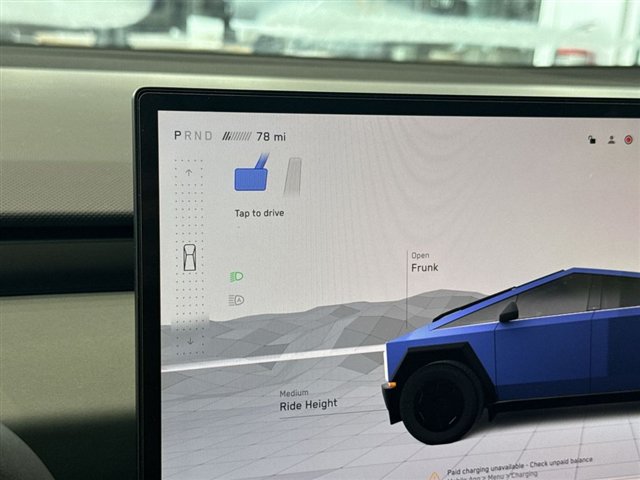 Used 2024 Tesla Cybertruck AWD Crew Cab image 18