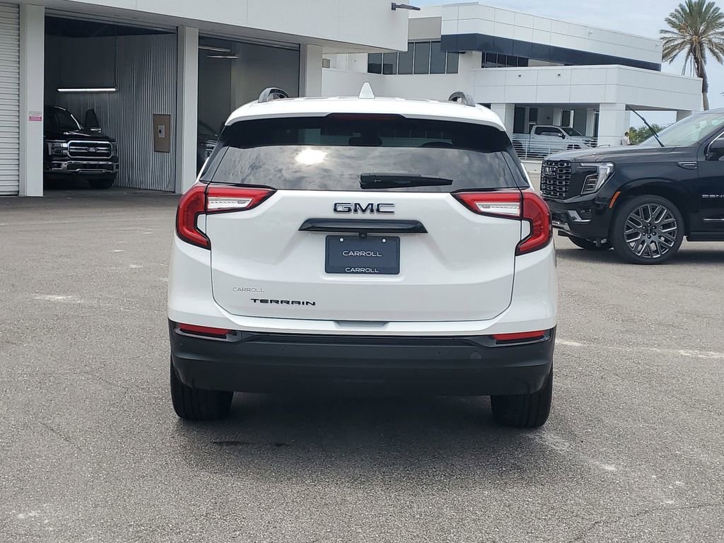 Used 2023 GMC Terrain SLT w/ Infotainment Package II FWD image 5