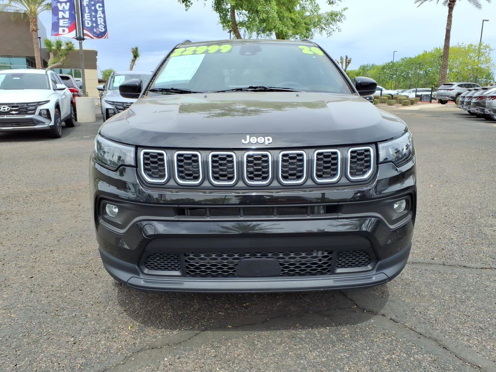 Used 2024 Jeep Compass Latitude image 2