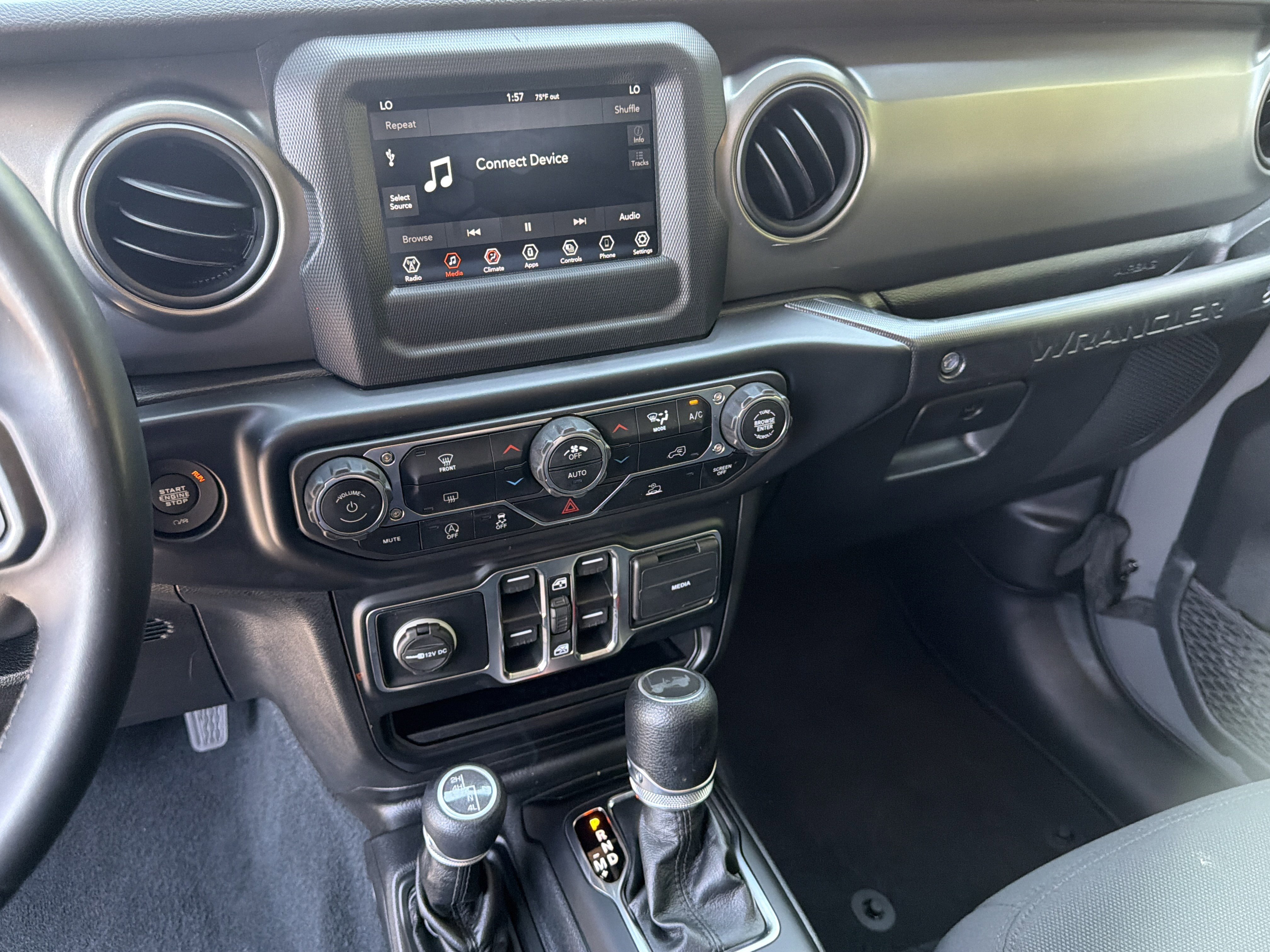 Used 2022 Jeep Wrangler Unlimited Sport AWD/4WD image 32
