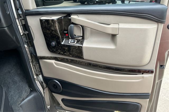 Used 2023 GMC Savana 2500 Extended image 16