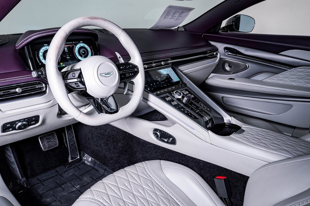 Used 2024 Aston Martin DB12 Coupe image 24