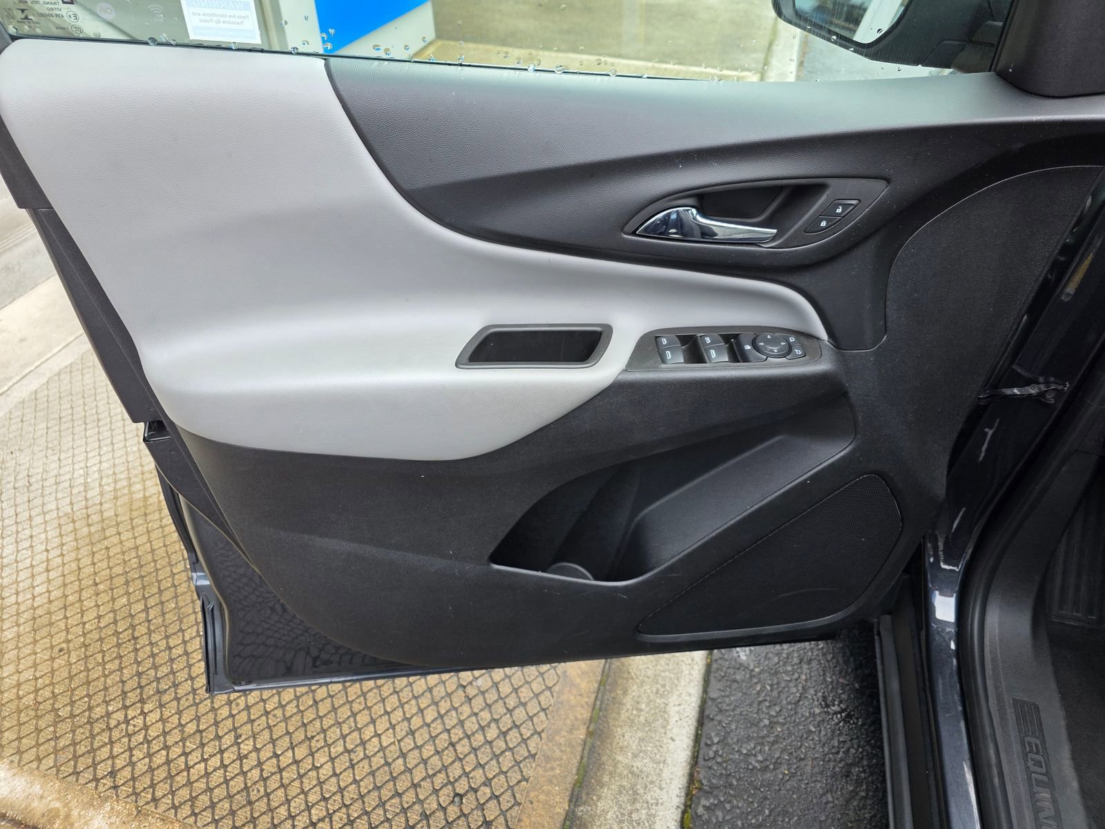 Used 2022 Chevrolet Equinox LS w/ LS Convenience Package image 10