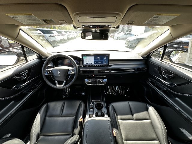 Certified 2023 Lincoln Corsair AWD image 16
