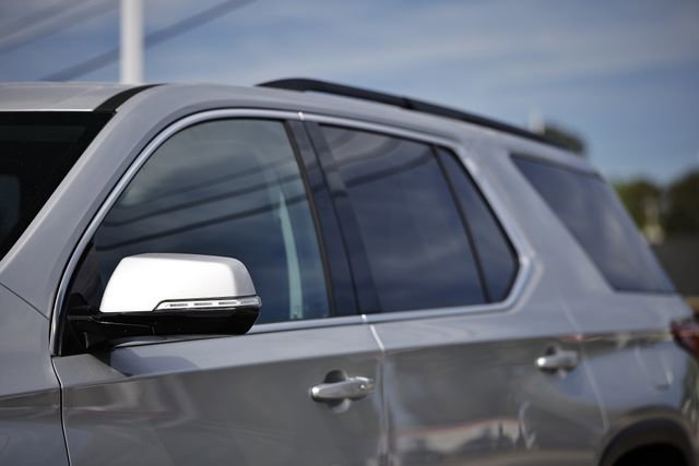 Used 2020 Chevrolet Traverse LT w/ Driver Confidence II Package image 3