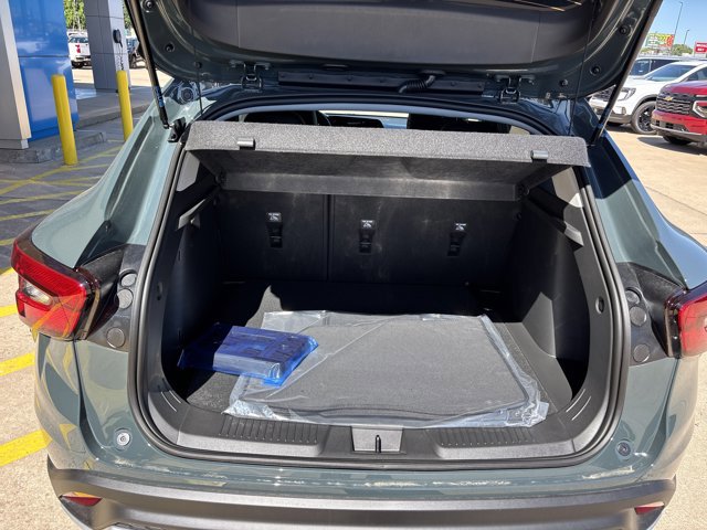 New 2026 Chevrolet Trax LT w/ LT Convenience Package FWD image 7
