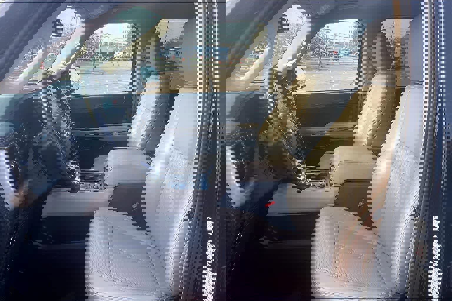 Used 2024 Ford Expedition Max XLT image 11