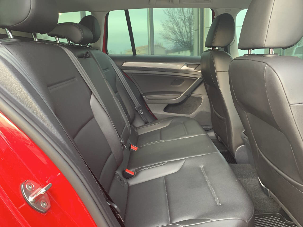 Used 2019 Volkswagen Golf Alltrack SE image 12