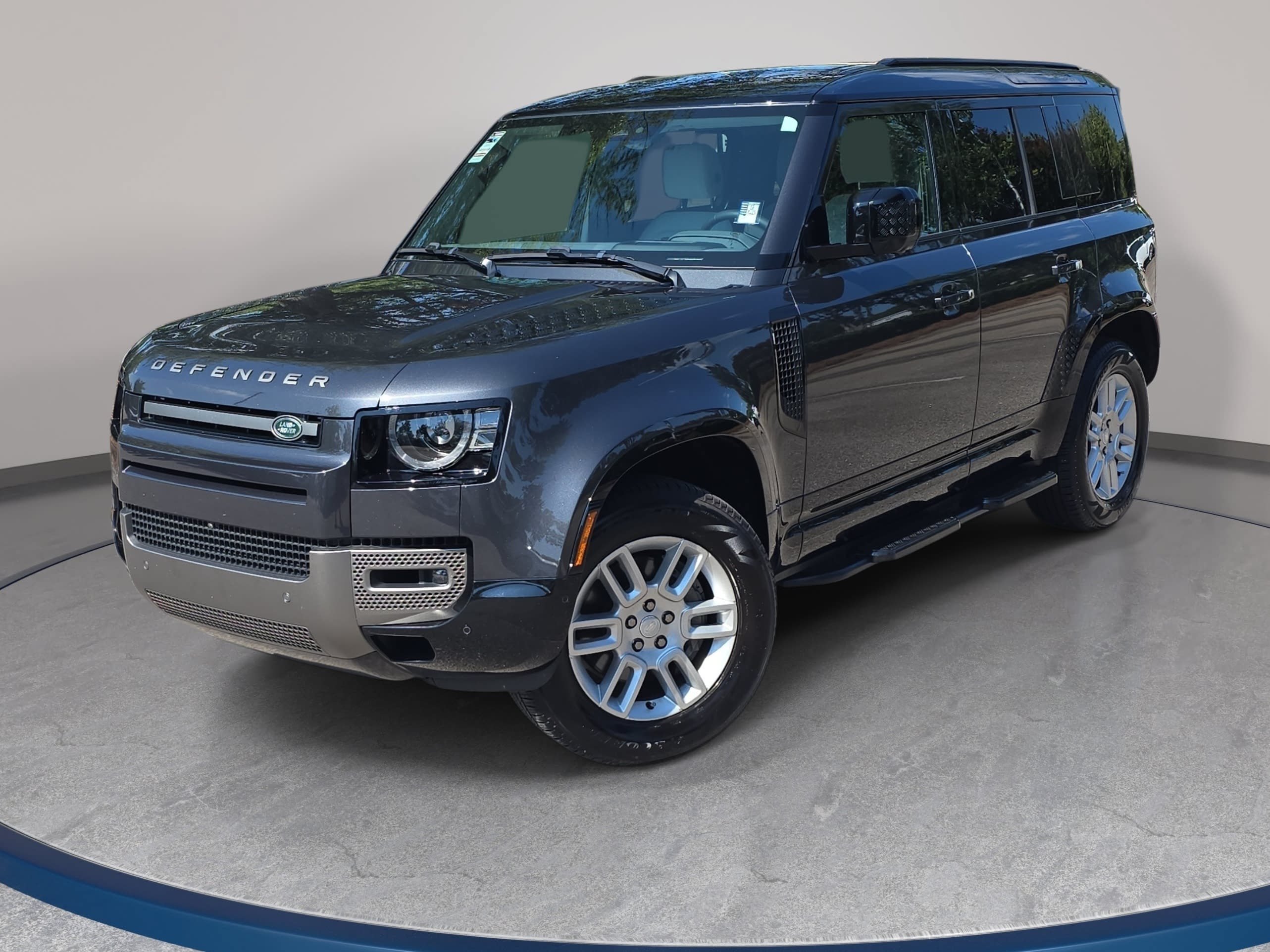 Used 2025 Land Rover Defender 110 X-Dynamic SE AWD/4WD image 1