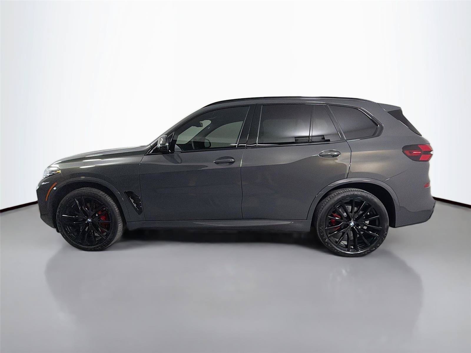 New 2026 BMW X5 xDrive40i w/ M Sport Package AWD/4WD image 8