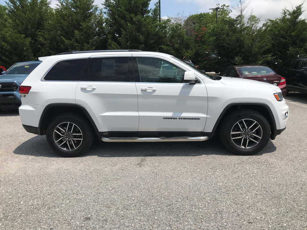 Used 2020 Jeep Grand Cherokee Laredo w/ Laredo X Package AWD/4WD image 8